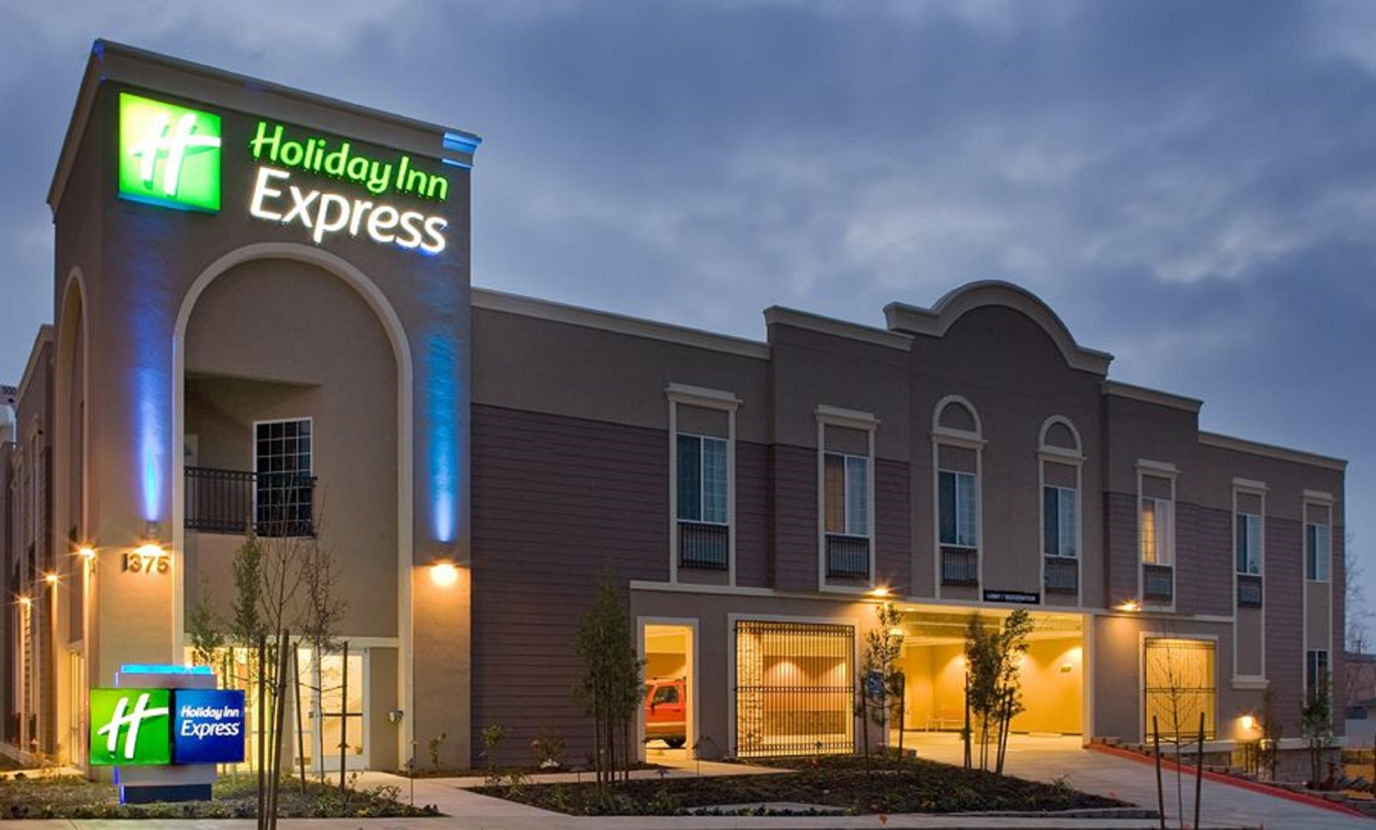 Express By Ihg Hotel